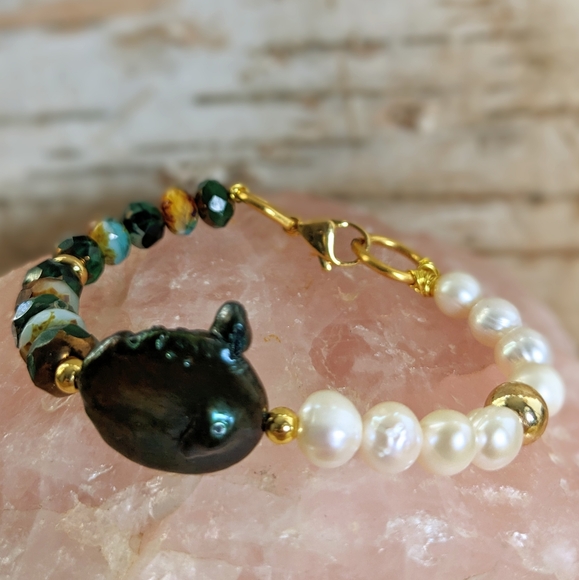 Emerald Glass Beads & Natural Freshwater Pearls In Assymetrical Bracelet - Picture 1 of 5